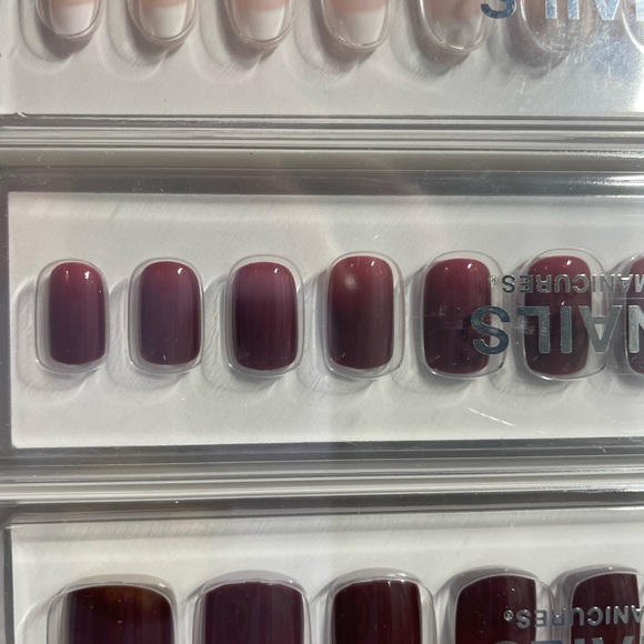 Static Nails NIB 3 sets - Picture 2 of 3